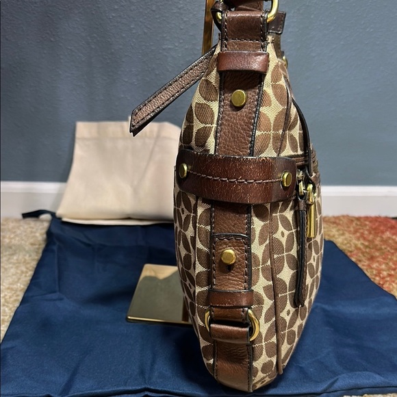 Fossil Leather Brown & Tan Crossbody Bag with Timeless Design EUC - Picture 5 of 16
